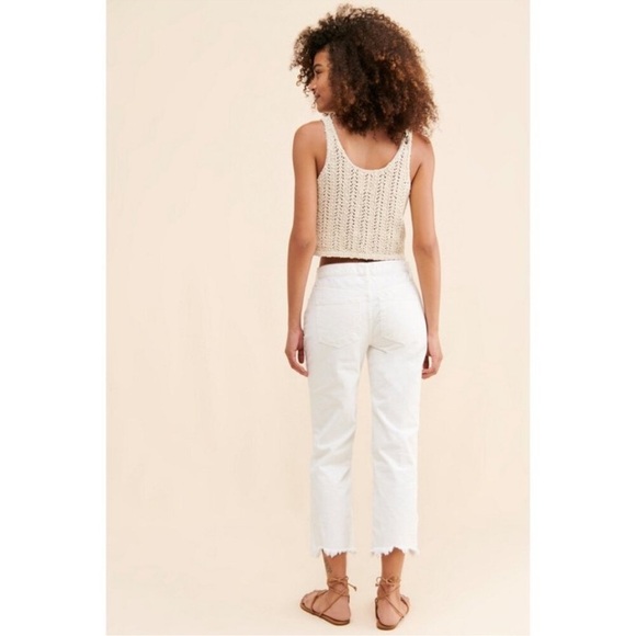 We The Free Maggie Mid Rise Straight Jean  in Optic White Denim Distressed 30 - Picture 2 of 14
